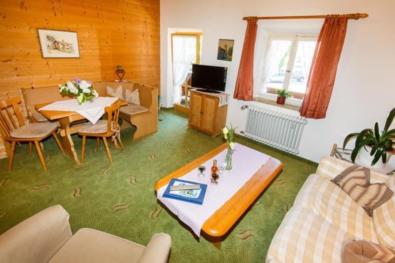 Cafe Chiemgau Und Gaestehaus Ruhpolding Exteriér fotografie